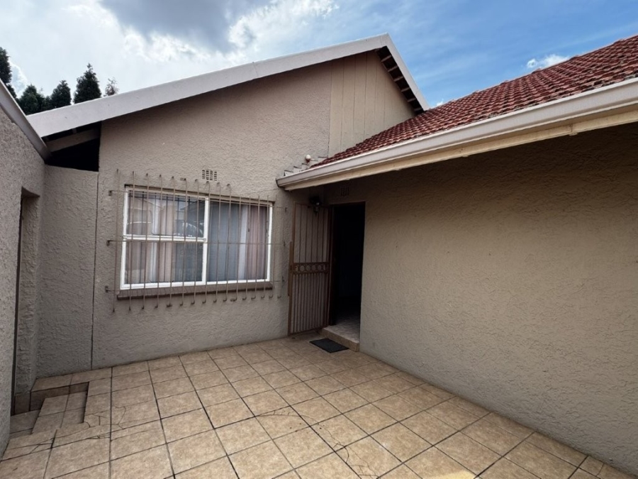 4 Bedroom Property for Sale in Birchleigh Gauteng