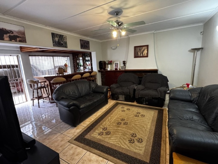 4 Bedroom Property for Sale in Birchleigh Gauteng