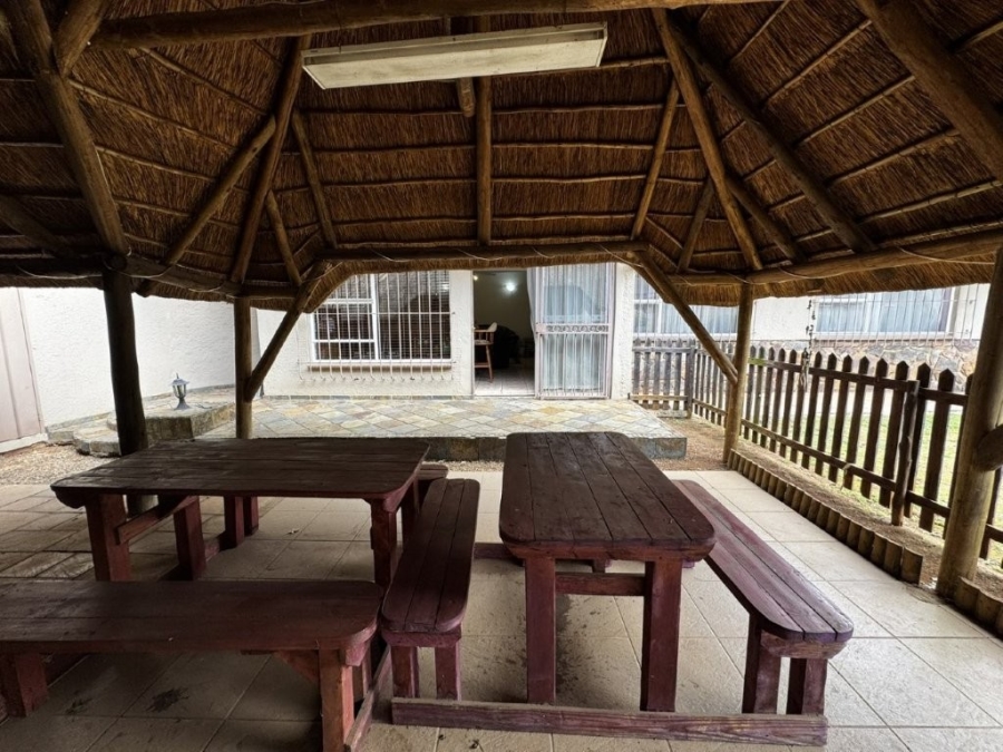 4 Bedroom Property for Sale in Birchleigh Gauteng