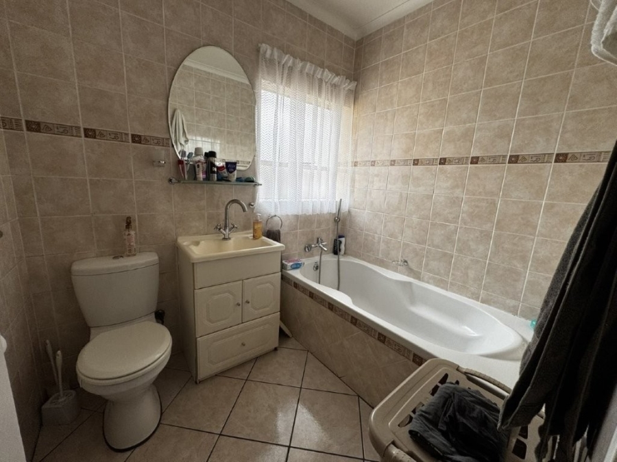 4 Bedroom Property for Sale in Birchleigh Gauteng