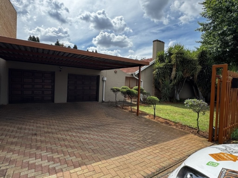4 Bedroom Property for Sale in Birchleigh Gauteng