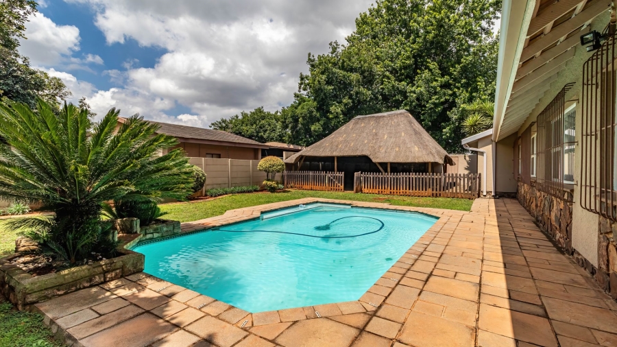 4 Bedroom Property for Sale in Birchleigh Gauteng