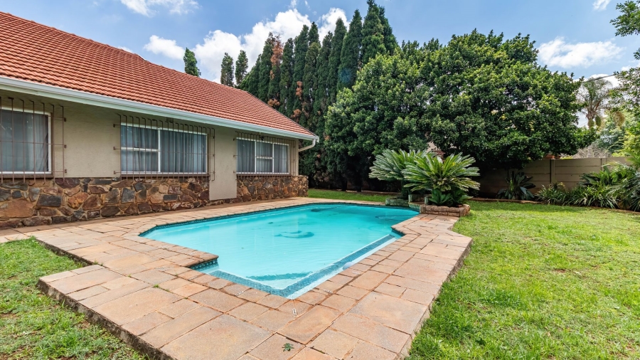 4 Bedroom Property for Sale in Birchleigh Gauteng