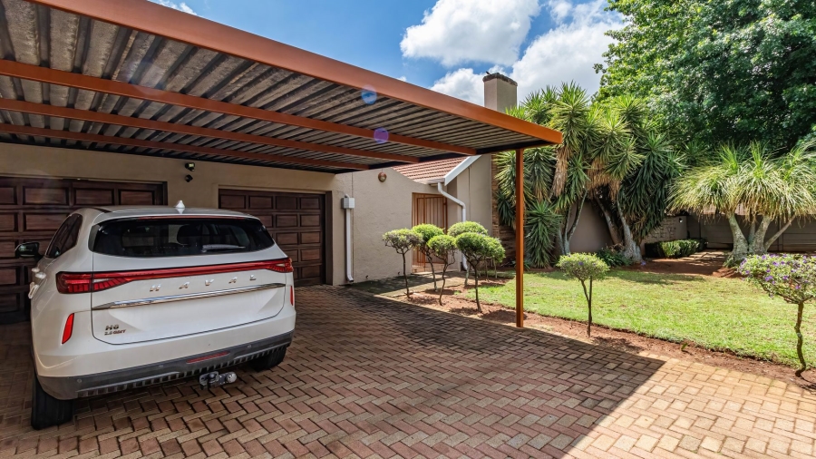 4 Bedroom Property for Sale in Birchleigh Gauteng