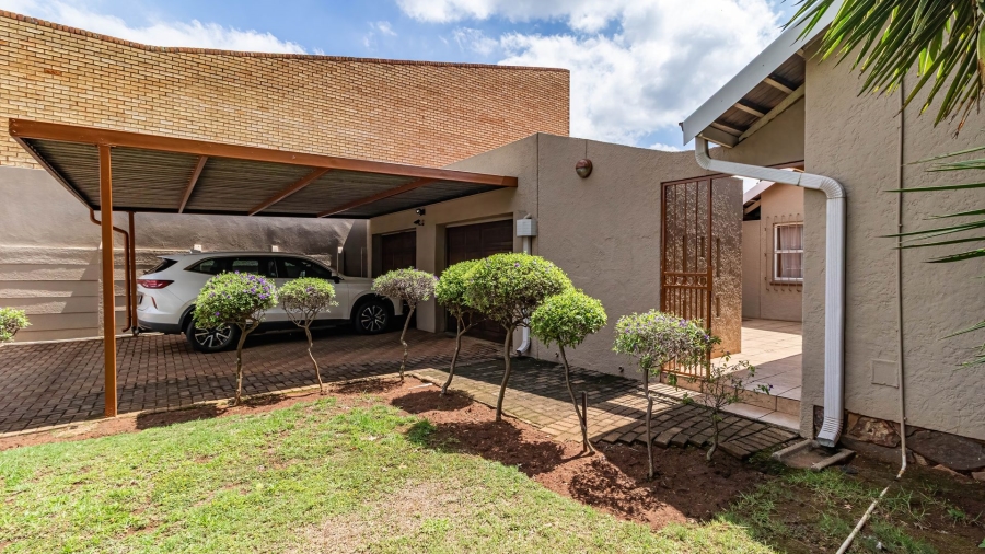 4 Bedroom Property for Sale in Birchleigh Gauteng