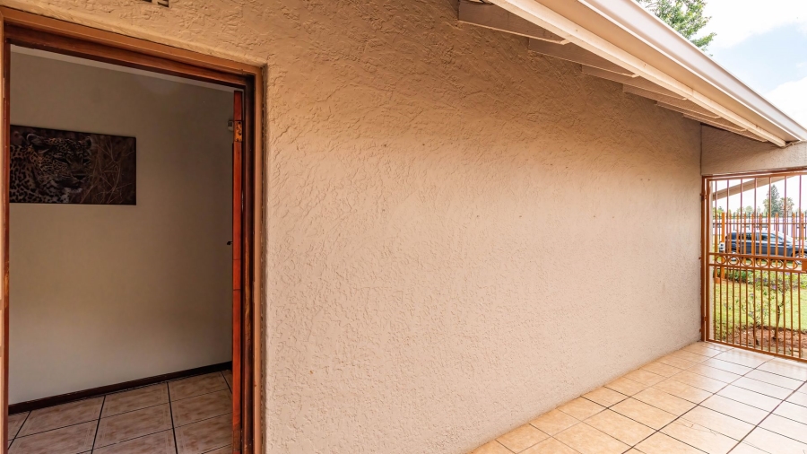 4 Bedroom Property for Sale in Birchleigh Gauteng