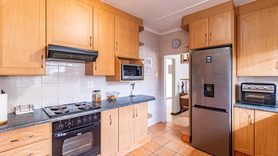 4 Bedroom Property for Sale in Birchleigh Gauteng