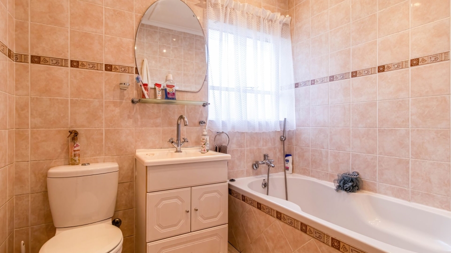 4 Bedroom Property for Sale in Birchleigh Gauteng