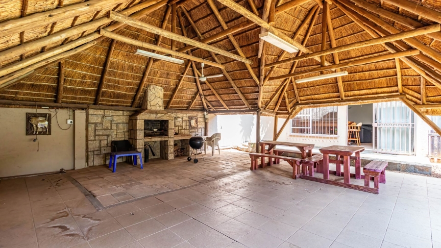 4 Bedroom Property for Sale in Birchleigh Gauteng