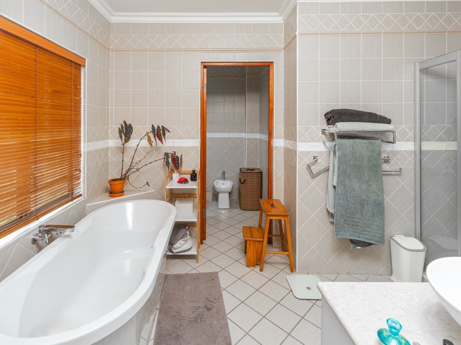 4 Bedroom Property for Sale in Blue Valley Golf Estate Gauteng