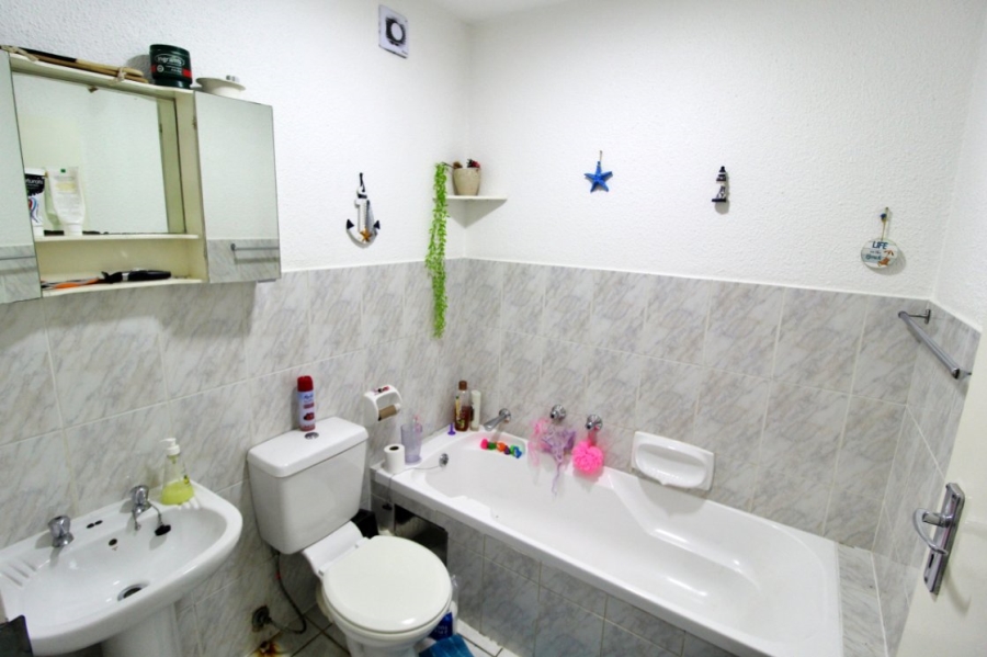 2 Bedroom Property for Sale in Primrose Hill Gauteng