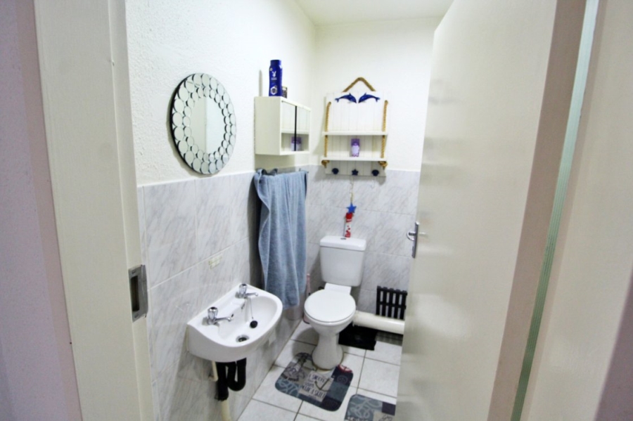 2 Bedroom Property for Sale in Primrose Hill Gauteng