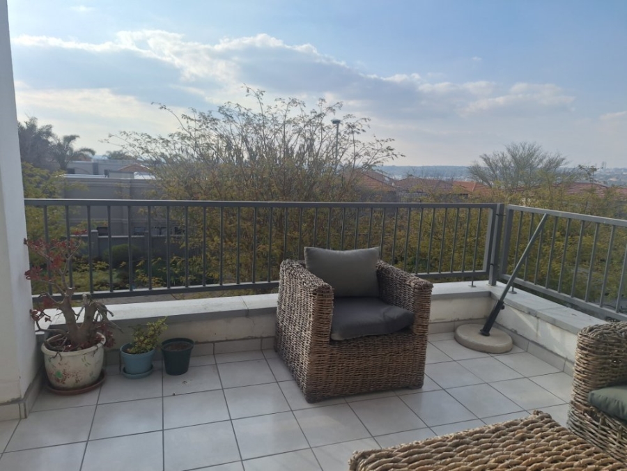 2 Bedroom Property for Sale in Greenstone Crest Gauteng