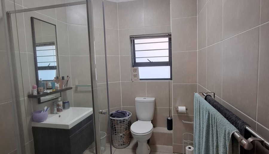 2 Bedroom Property for Sale in Greenstone Crest Gauteng