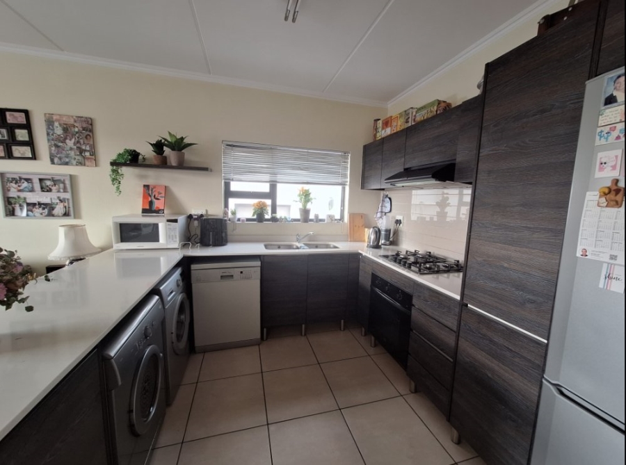 2 Bedroom Property for Sale in Greenstone Crest Gauteng