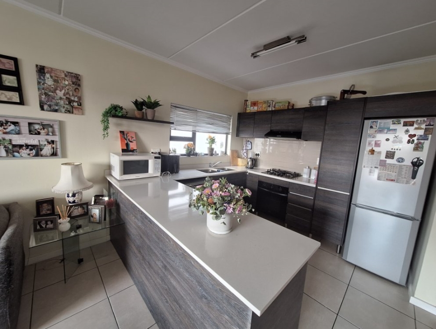 2 Bedroom Property for Sale in Greenstone Crest Gauteng