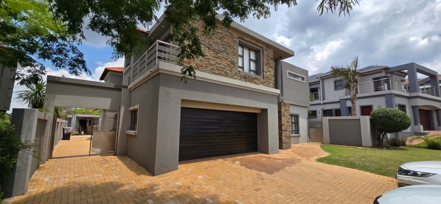 To Let 5 Bedroom Property for Rent in Aspen Hills Gauteng