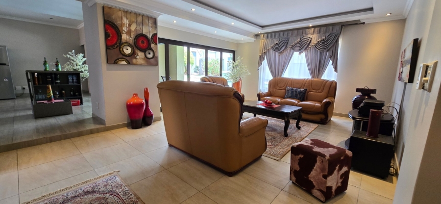 To Let 5 Bedroom Property for Rent in Aspen Hills Gauteng