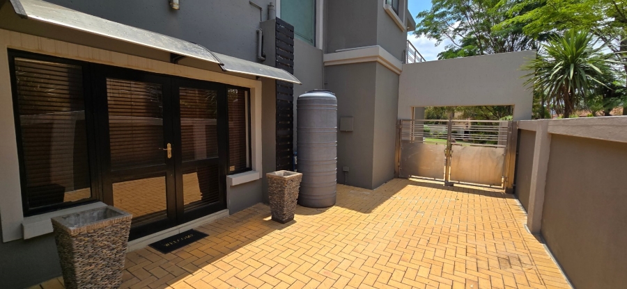 To Let 5 Bedroom Property for Rent in Aspen Hills Gauteng