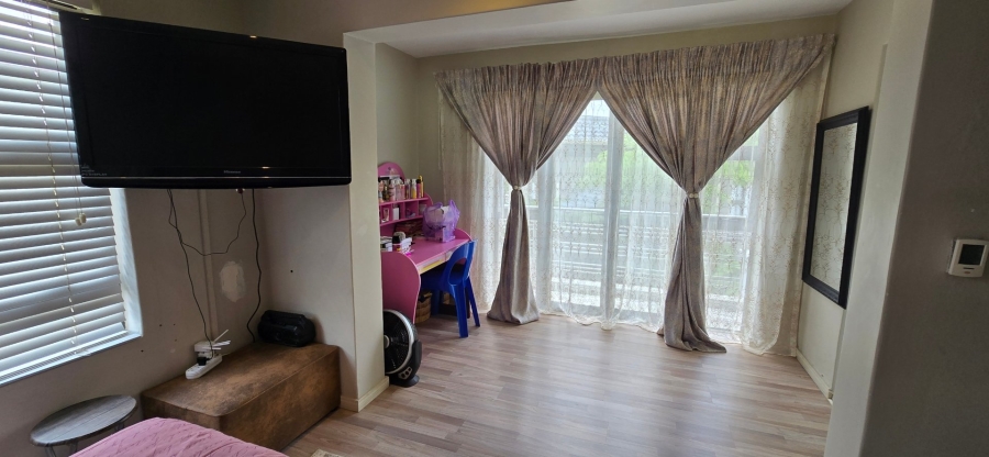 To Let 5 Bedroom Property for Rent in Aspen Hills Gauteng