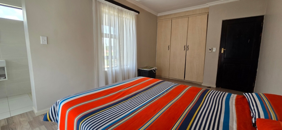 To Let 5 Bedroom Property for Rent in Aspen Hills Gauteng