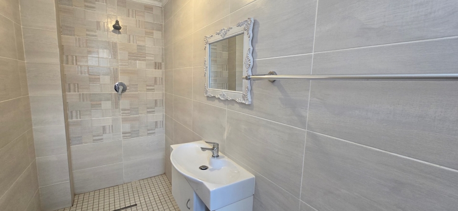 To Let 5 Bedroom Property for Rent in Aspen Hills Gauteng