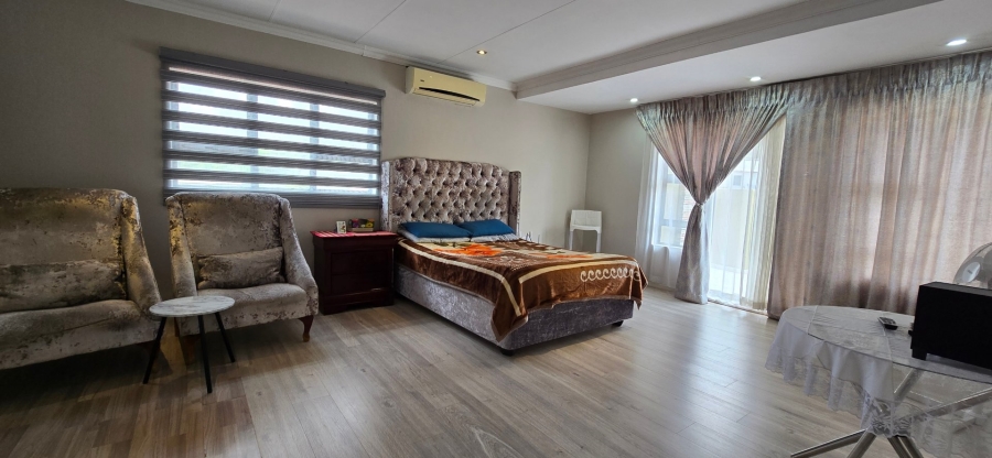 To Let 5 Bedroom Property for Rent in Aspen Hills Gauteng