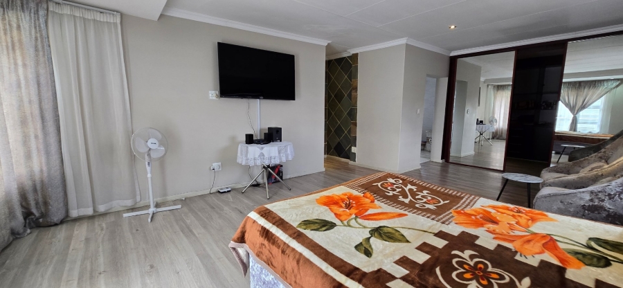 To Let 5 Bedroom Property for Rent in Aspen Hills Gauteng