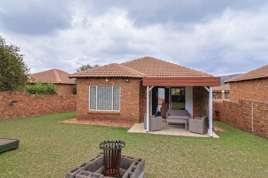 2 Bedroom Property for Sale in Wilgeheuwel Gauteng