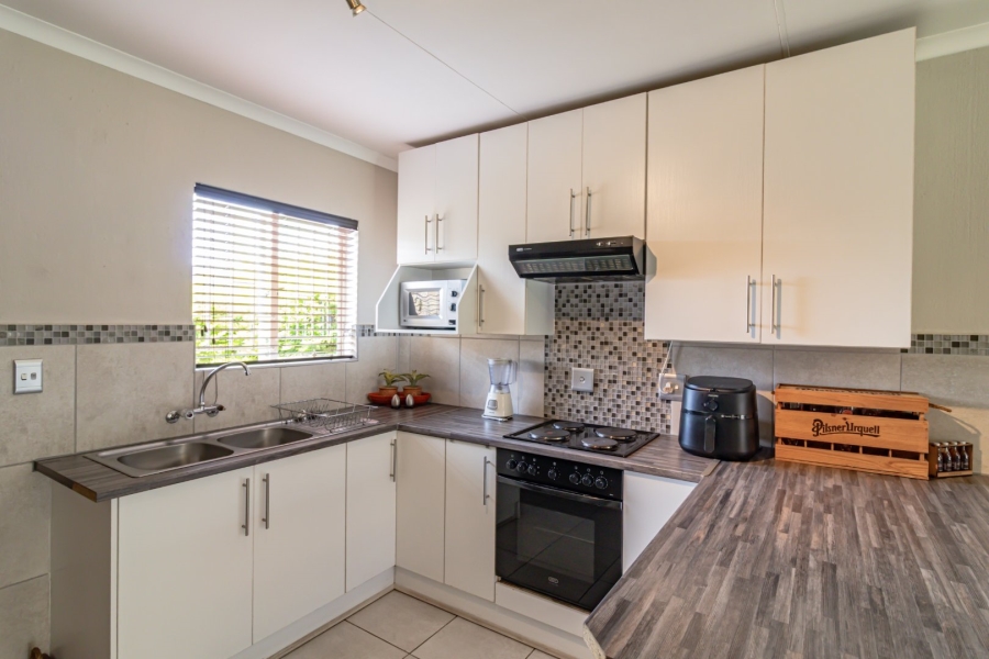 2 Bedroom Property for Sale in Wilgeheuwel Gauteng