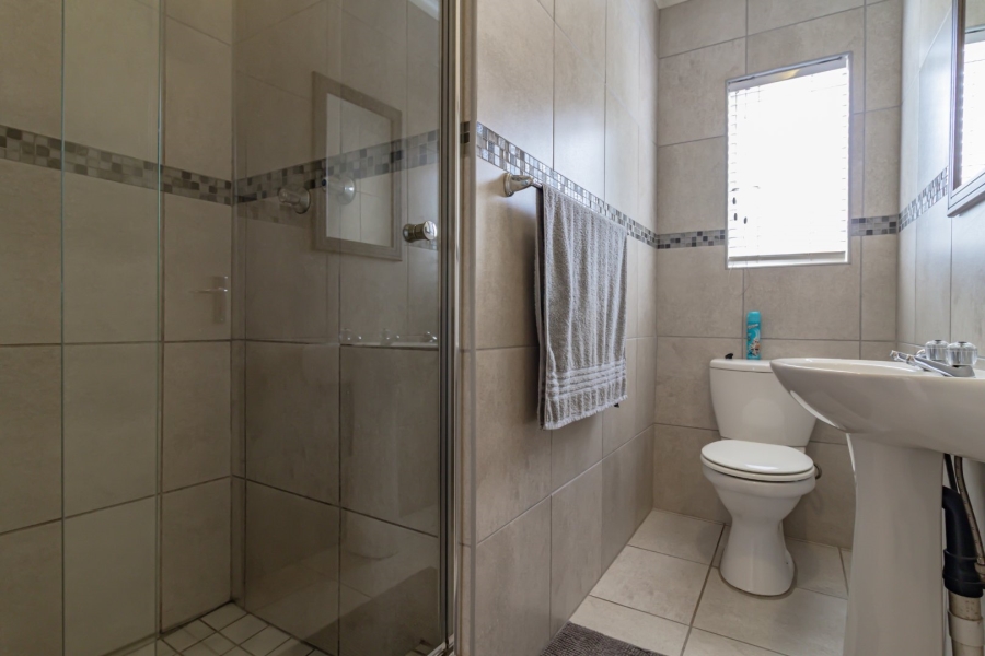 2 Bedroom Property for Sale in Wilgeheuwel Gauteng