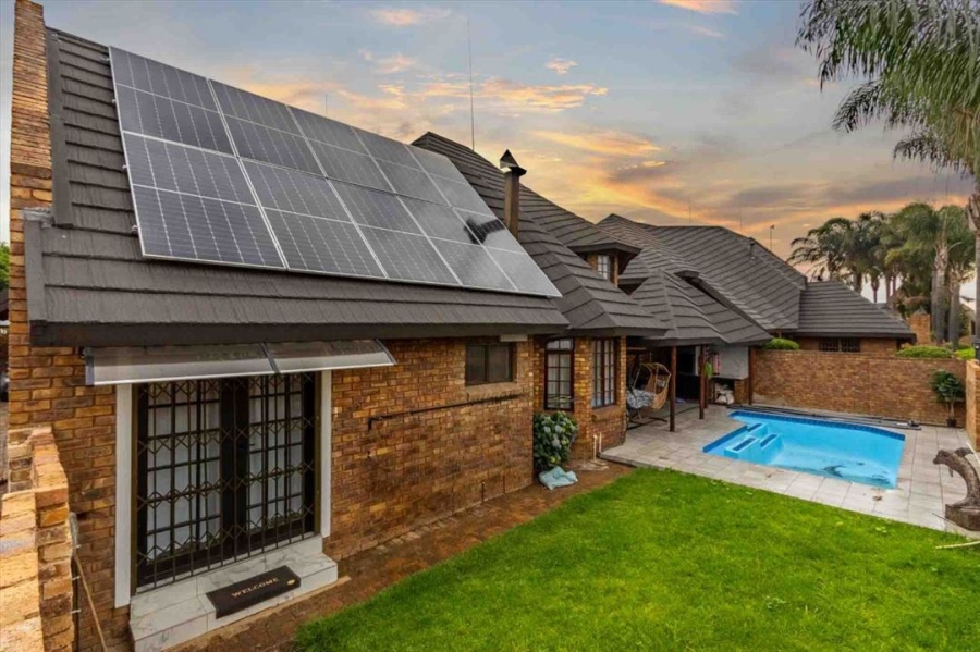 4 Bedroom Property for Sale in Dayanglen Gauteng