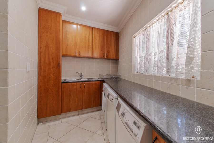 6 Bedroom Property for Sale in Bedfordview Gauteng