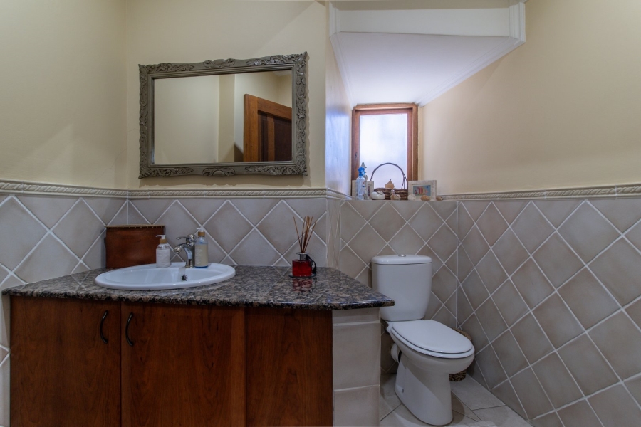 6 Bedroom Property for Sale in Bedfordview Gauteng