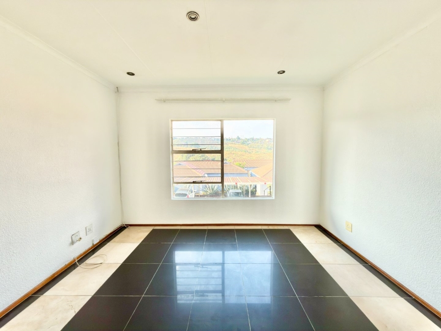 To Let 2 Bedroom Property for Rent in Linmeyer Gauteng