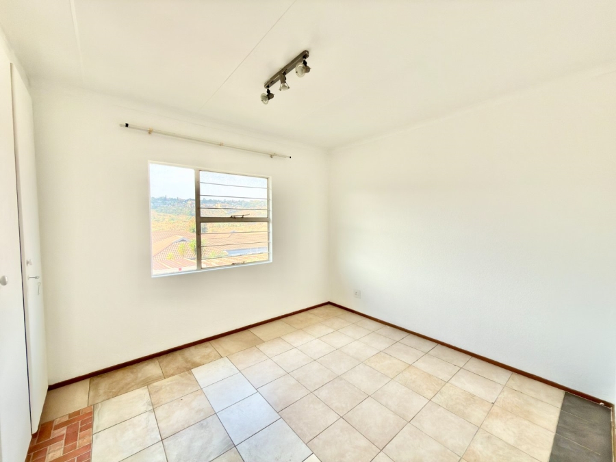 To Let 2 Bedroom Property for Rent in Linmeyer Gauteng