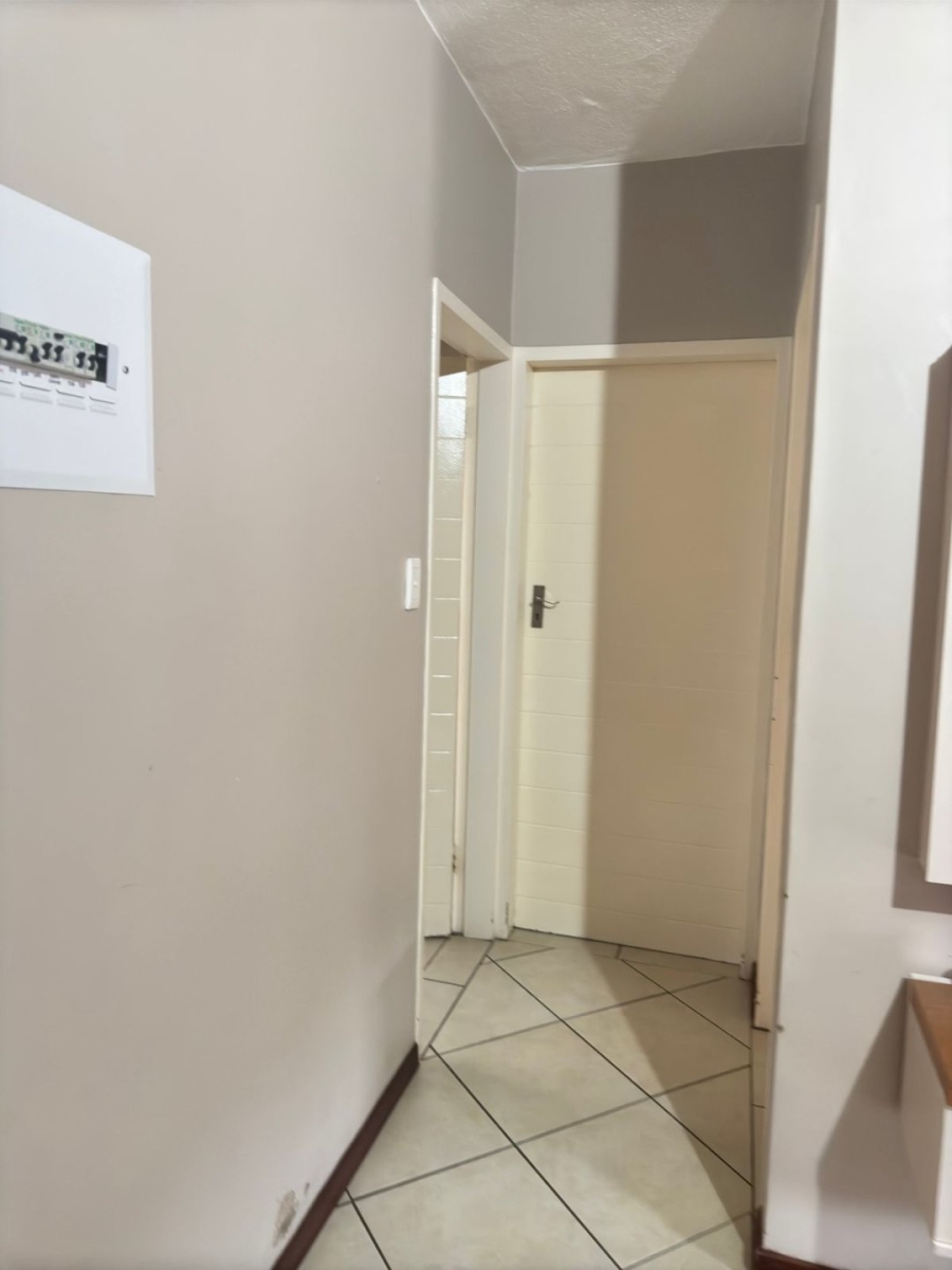To Let 2 Bedroom Property for Rent in Monavoni Gauteng