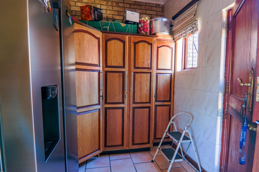 4 Bedroom Property for Sale in Randjesfontein A H Gauteng