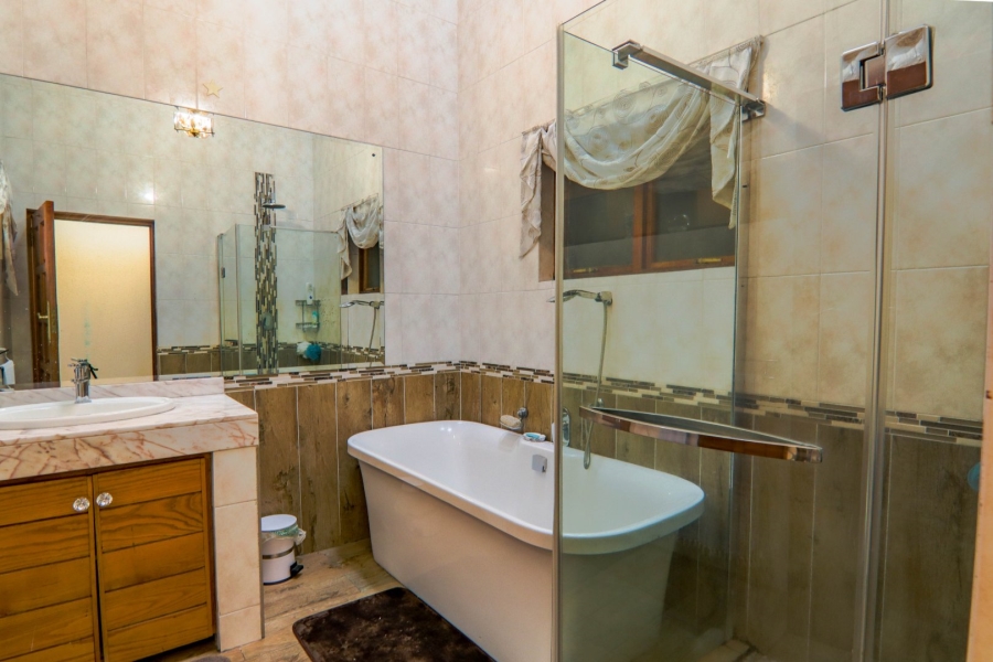 4 Bedroom Property for Sale in Randjesfontein A H Gauteng