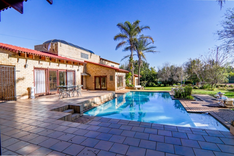 4 Bedroom Property for Sale in Randjesfontein A H Gauteng