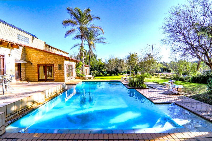 4 Bedroom Property for Sale in Randjesfontein A H Gauteng