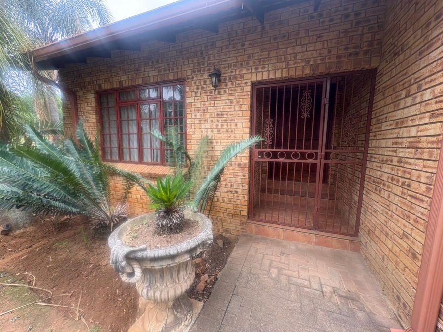 3 Bedroom Property for Sale in Helderkruin Gauteng
