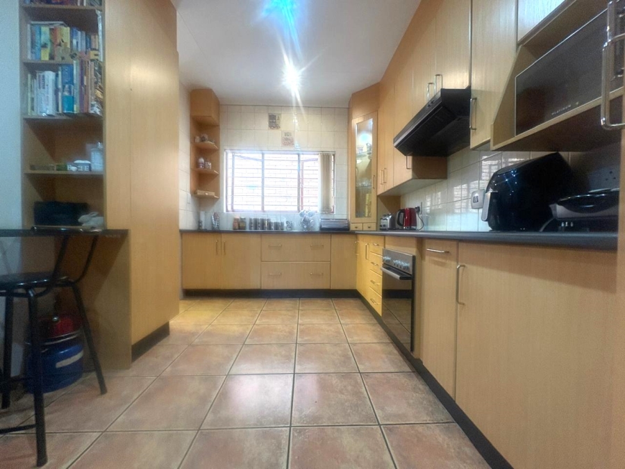 3 Bedroom Property for Sale in Helderkruin Gauteng