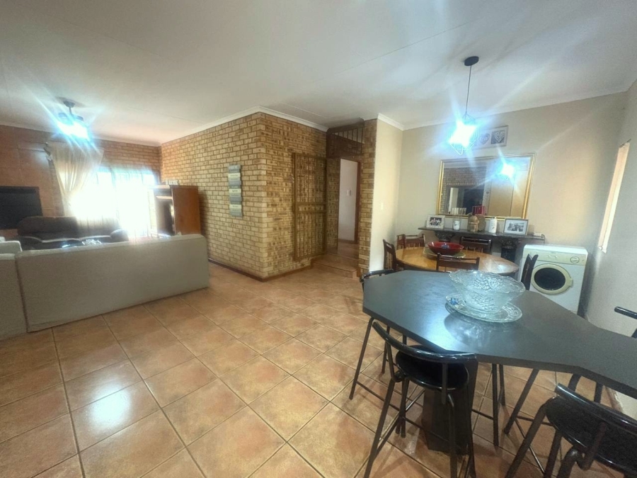 3 Bedroom Property for Sale in Helderkruin Gauteng