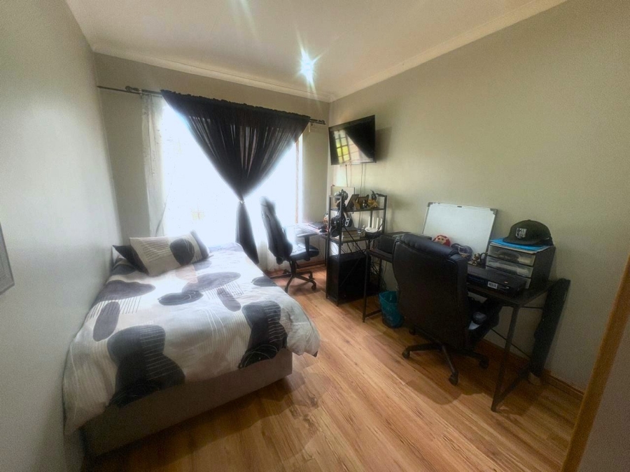 3 Bedroom Property for Sale in Helderkruin Gauteng