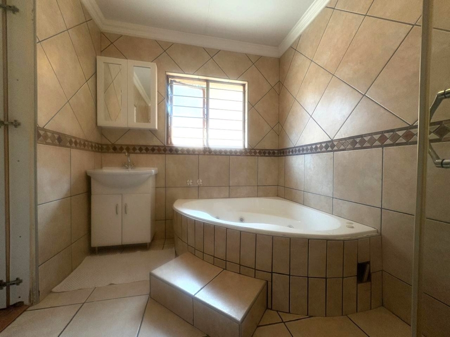 3 Bedroom Property for Sale in Helderkruin Gauteng