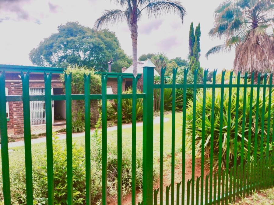 5 Bedroom Property for Sale in Hennopspark Gauteng