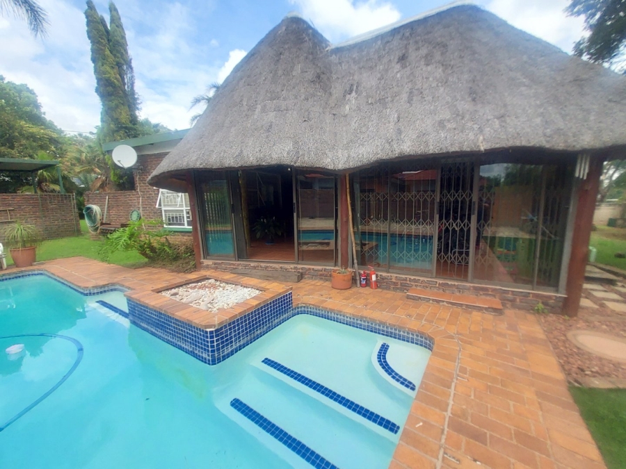 5 Bedroom Property for Sale in Hennopspark Gauteng