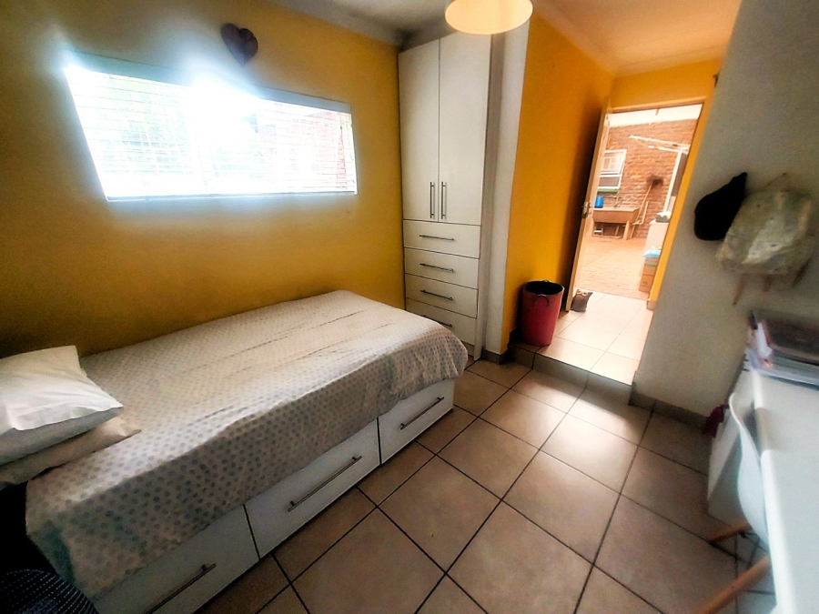 5 Bedroom Property for Sale in Hennopspark Gauteng