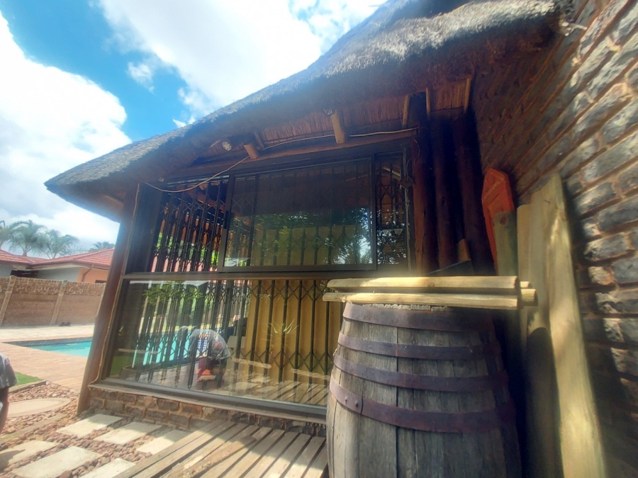 5 Bedroom Property for Sale in Hennopspark Gauteng